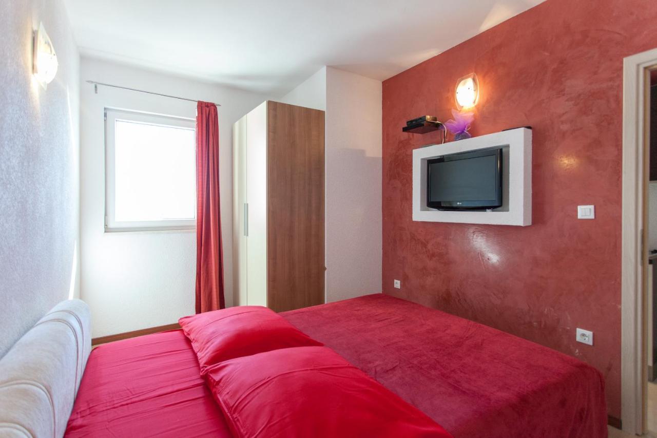 Apartman J & K Podstrana Kültér fotó